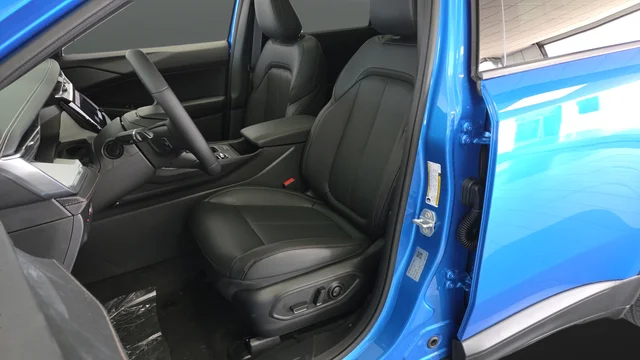 New 2026 Hydro Blue Pearl-Coat Exterior Paint Jeep Limited image 9
