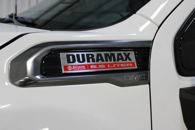 Used 2023 Summit White GMC AT4 image 31