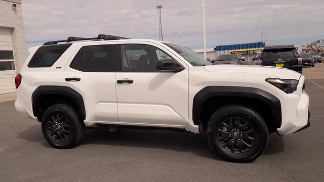 Used 2025 White Toyota SR5 image 3