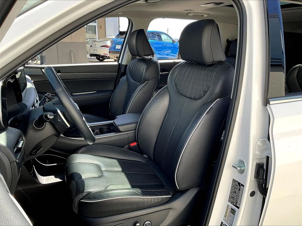 Used 2023 White Hyundai Limited image 22