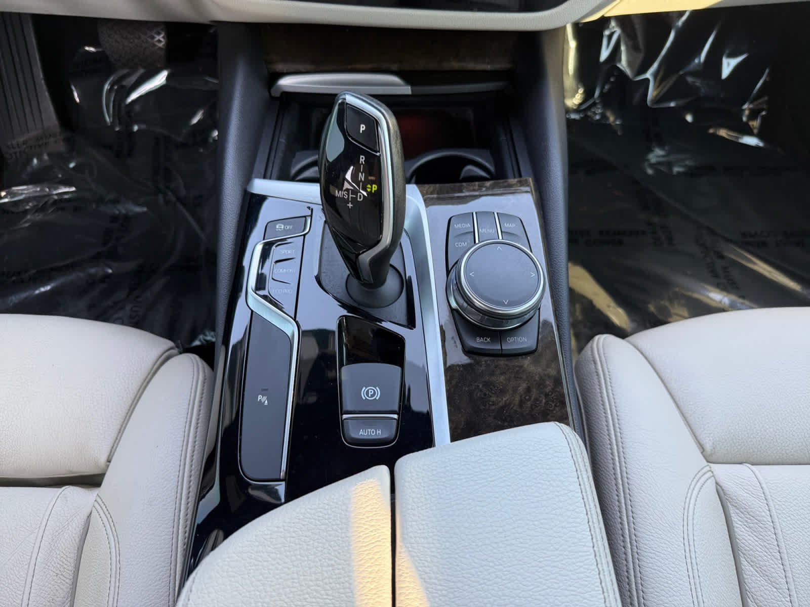 Used 2017 Black Sapphire Metallic BMW 530i image 15