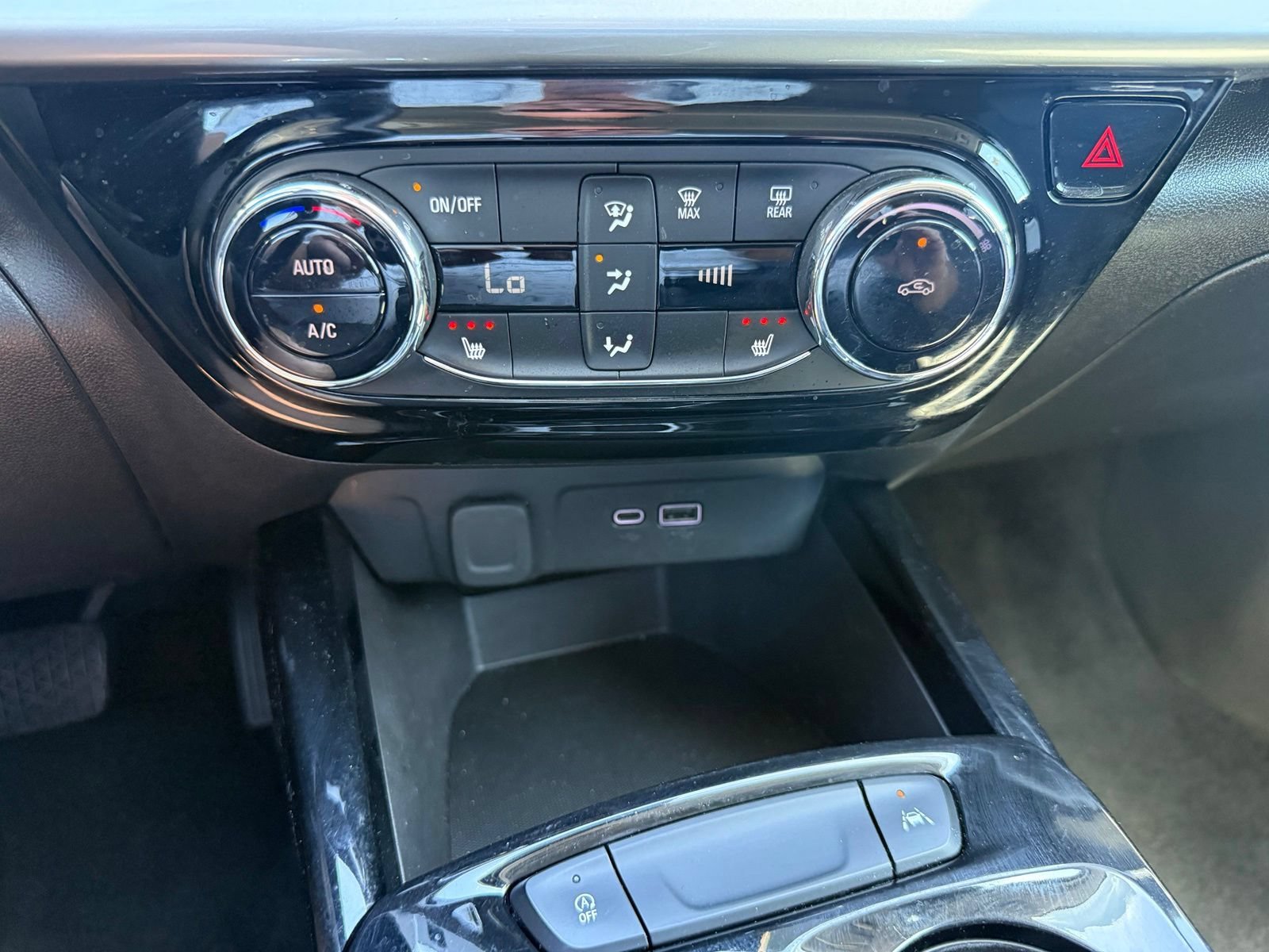 2024 Chevrolet Trax LT - Photo 11
