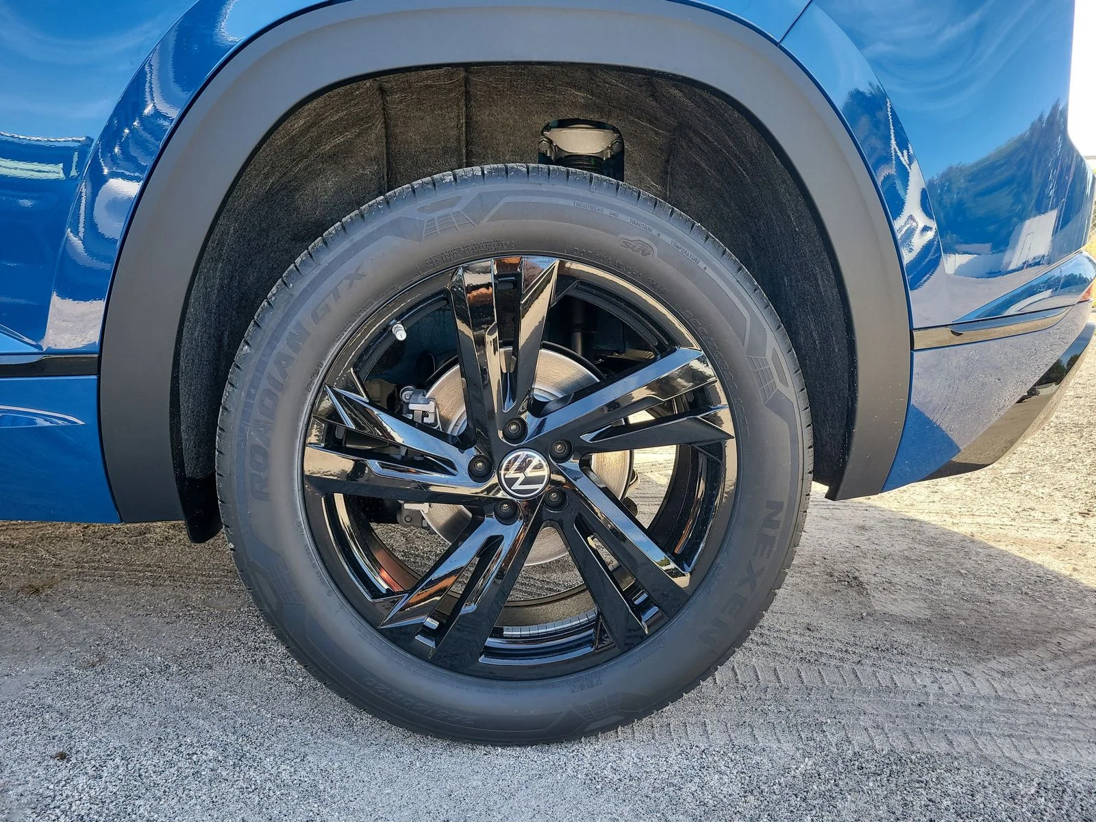 2026 Volkswagen Atlas Cross Sport SEL R-LINE - Photo 9