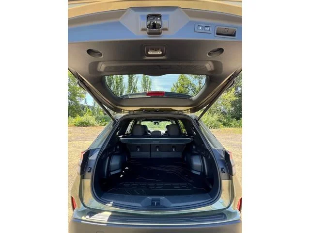 New 2026 AUTUMN GREEN METALLIC Subaru Premium image 9