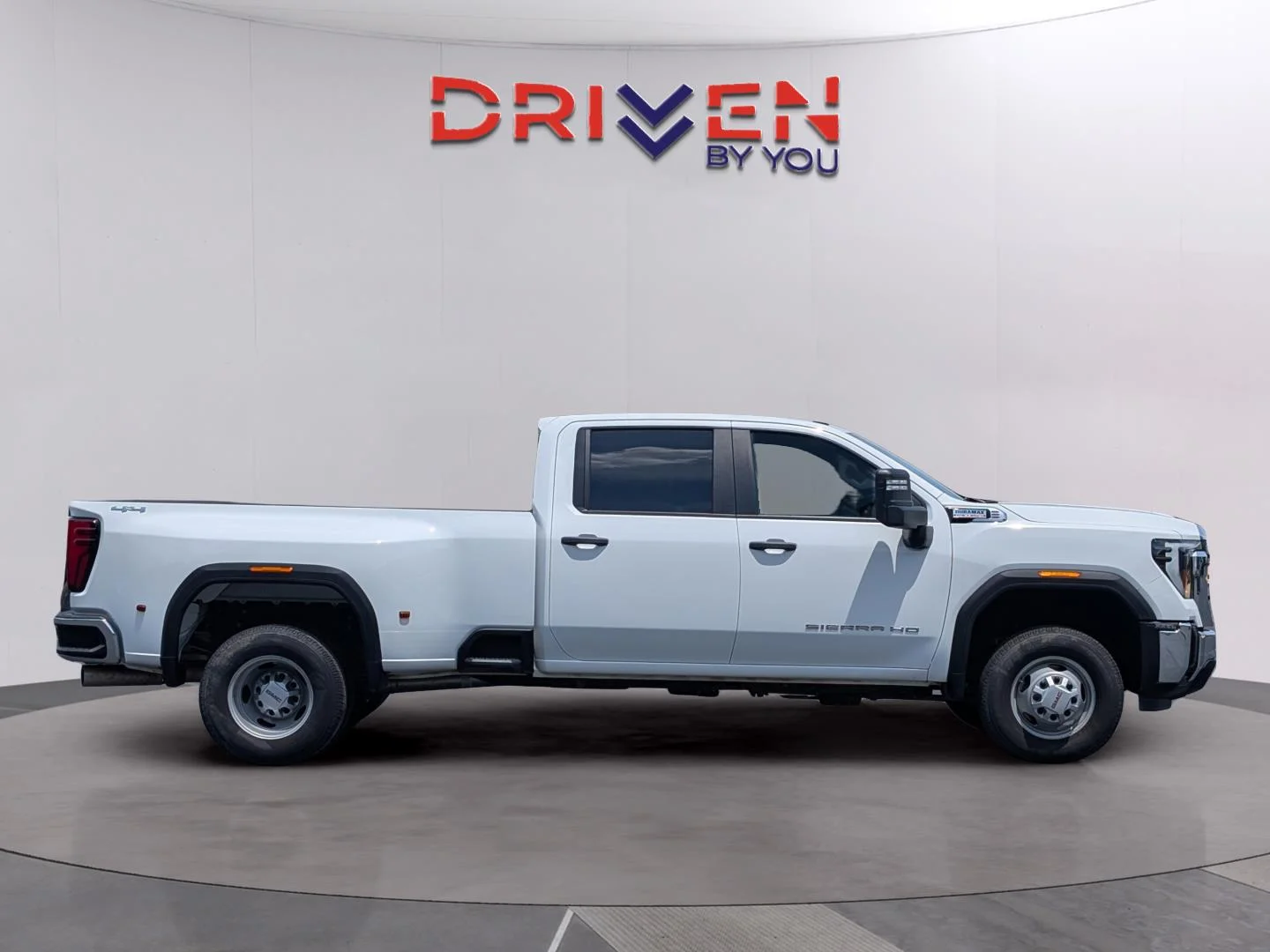 Used 2024 Summit White GMC Pro DRW image 6