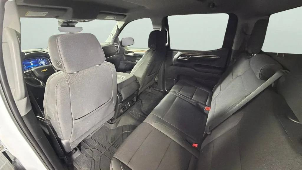 Used 2024 Summit White Chevrolet LT image 29