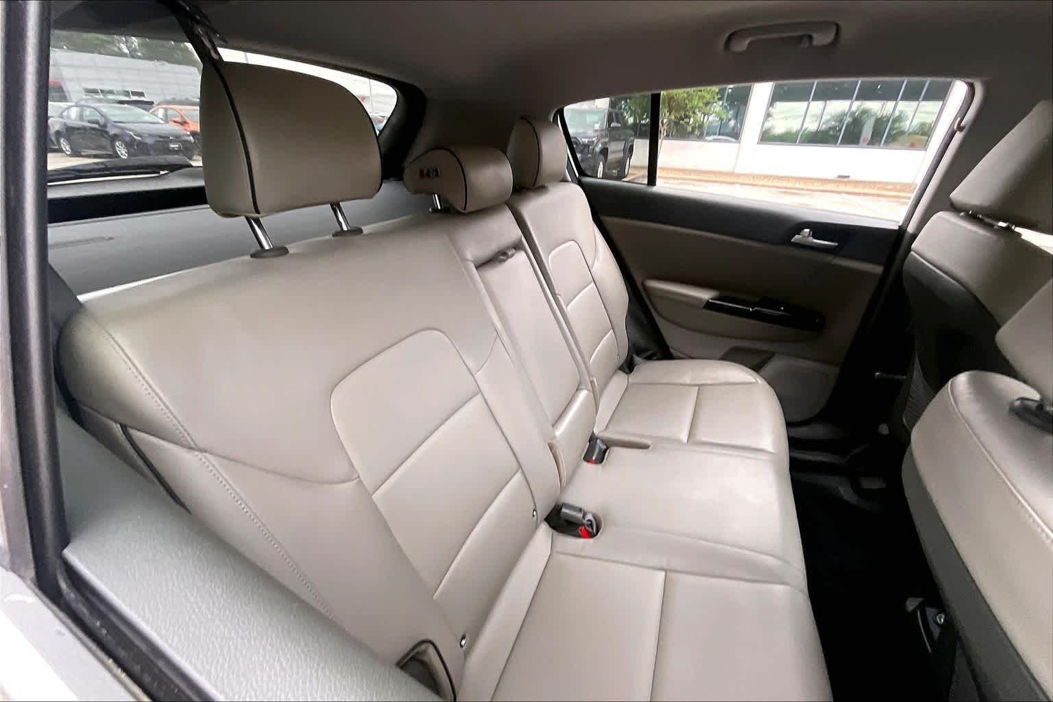 Used 2018 Snow White Pearl Kia EX image 19