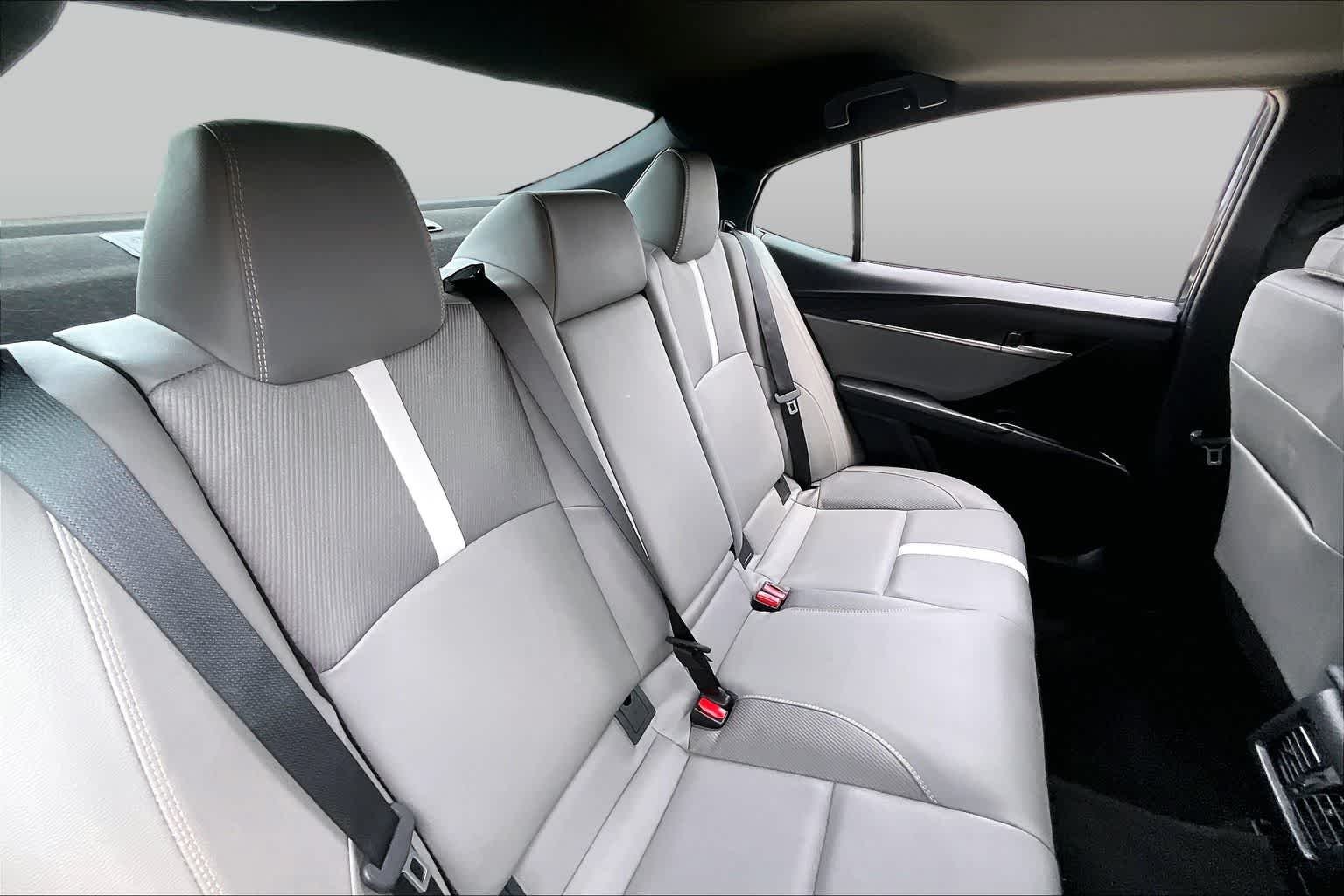 Used 2025 Underground Toyota SE image 18