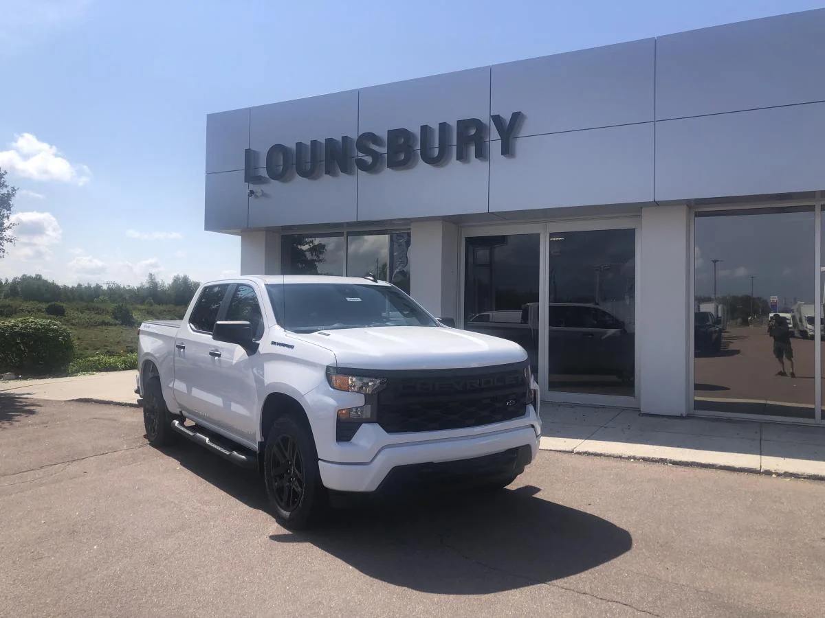 New 2026 White Chevrolet 4wd Crew Cab 147 image 1