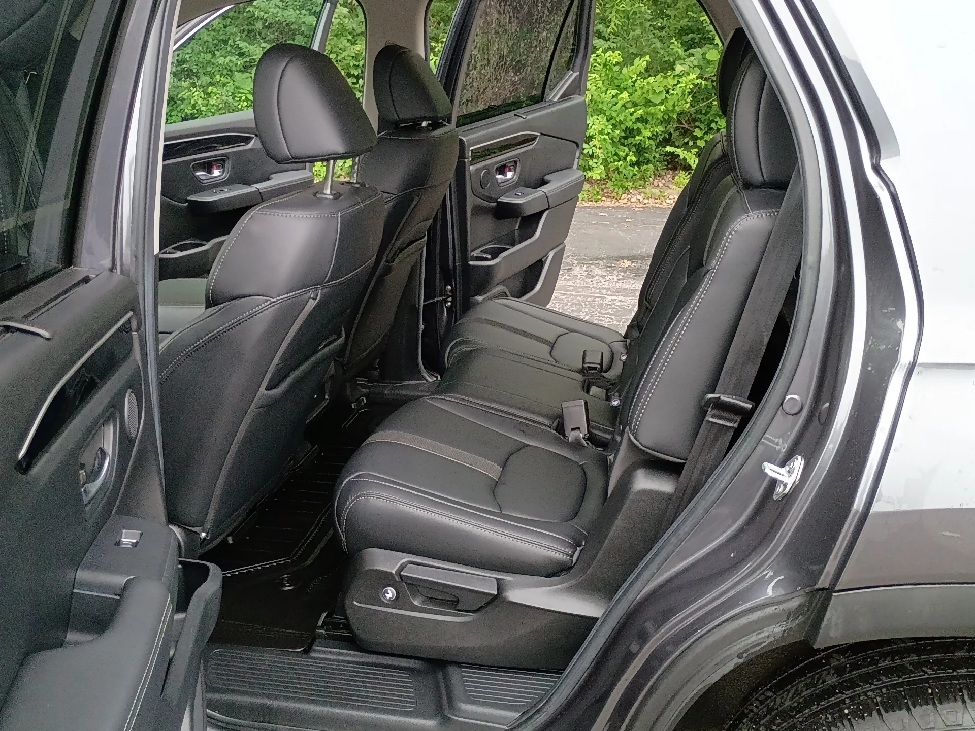 Certified Used 2025 Modern Steel Metallic Honda EX-L image 13