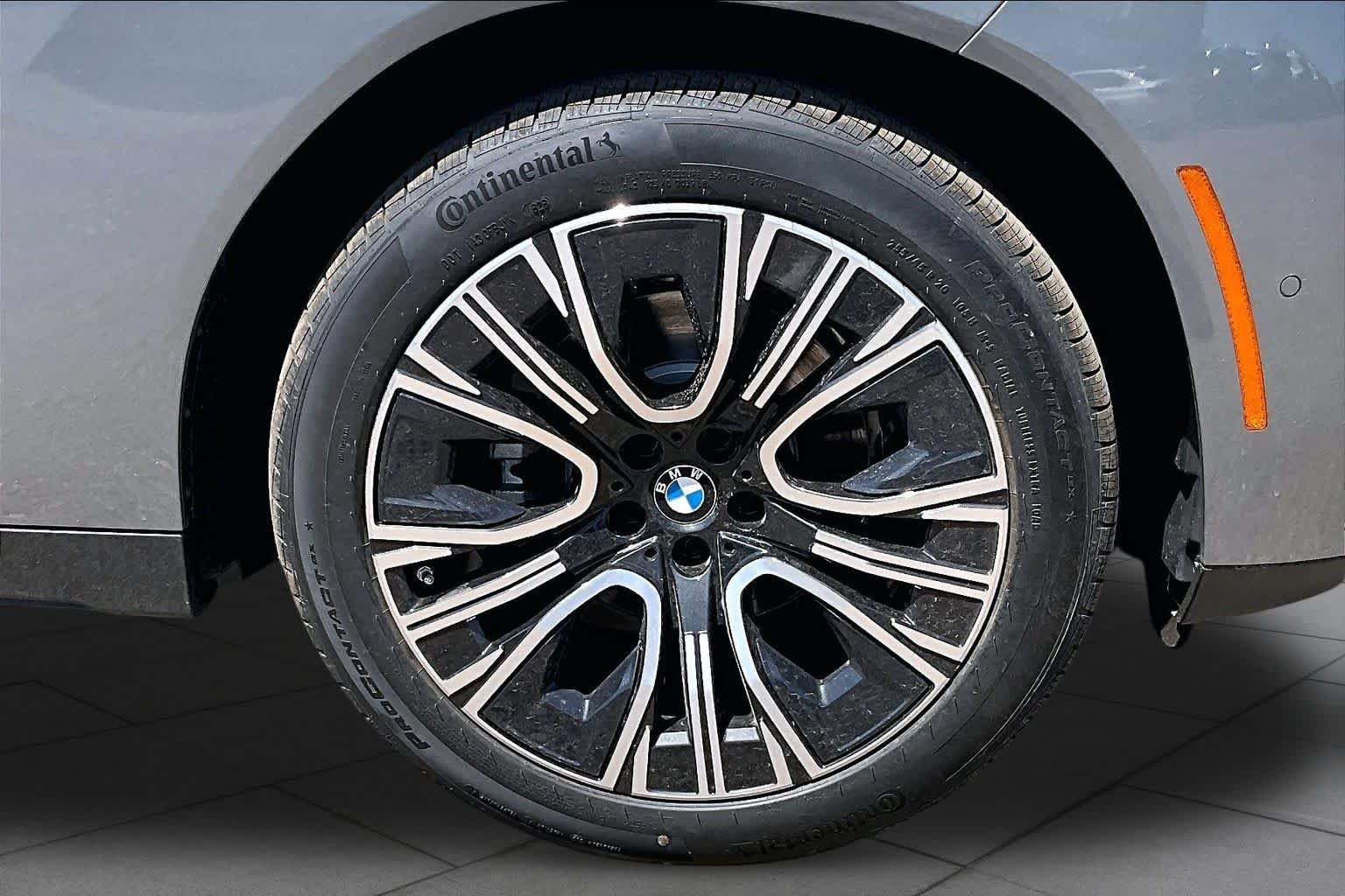 New 2026 Skyscraper Grey Metallic BMW 30 xDrive image 11