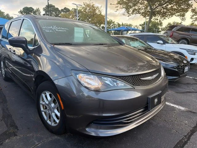 Used 2017 Crystal Metallic Chrysler Touring image 1