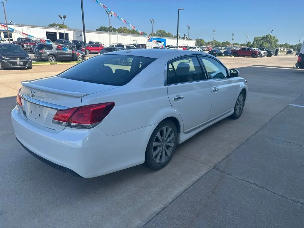 Used 2011 White Toyota Limited image 29