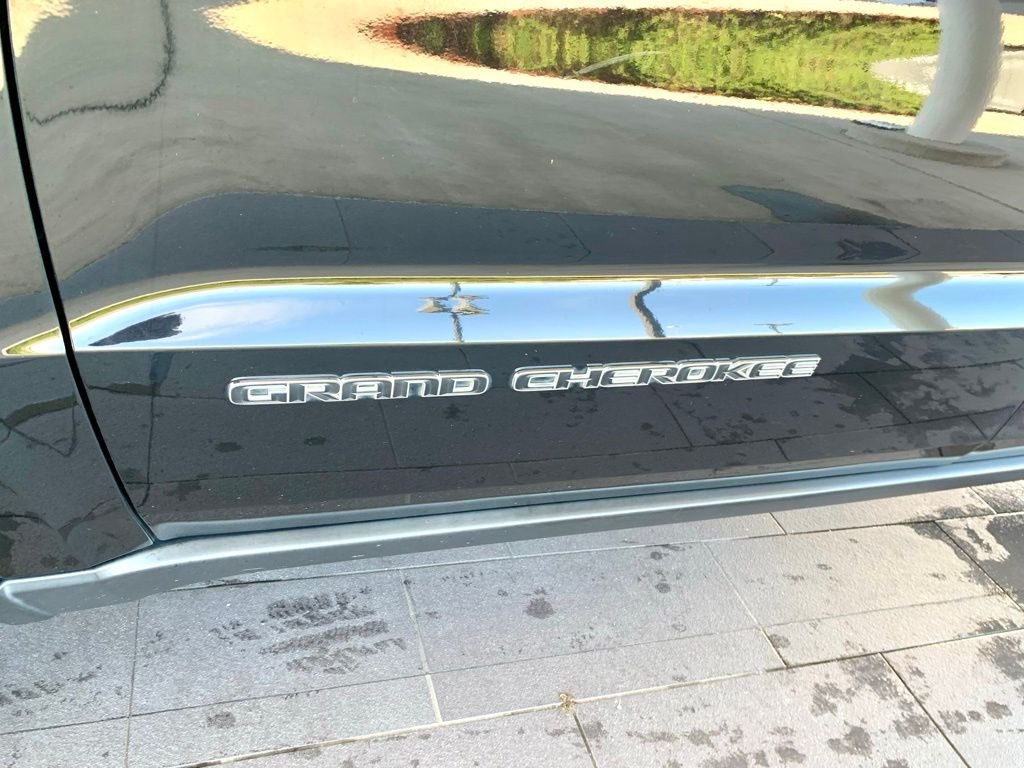 Used 2019 Black Jeep Limited image 10