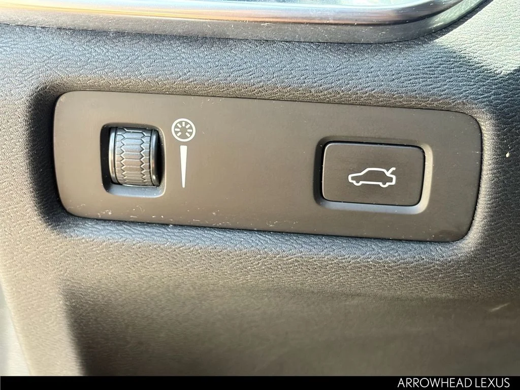 Used 2020 Gray Volvo T5 image 22