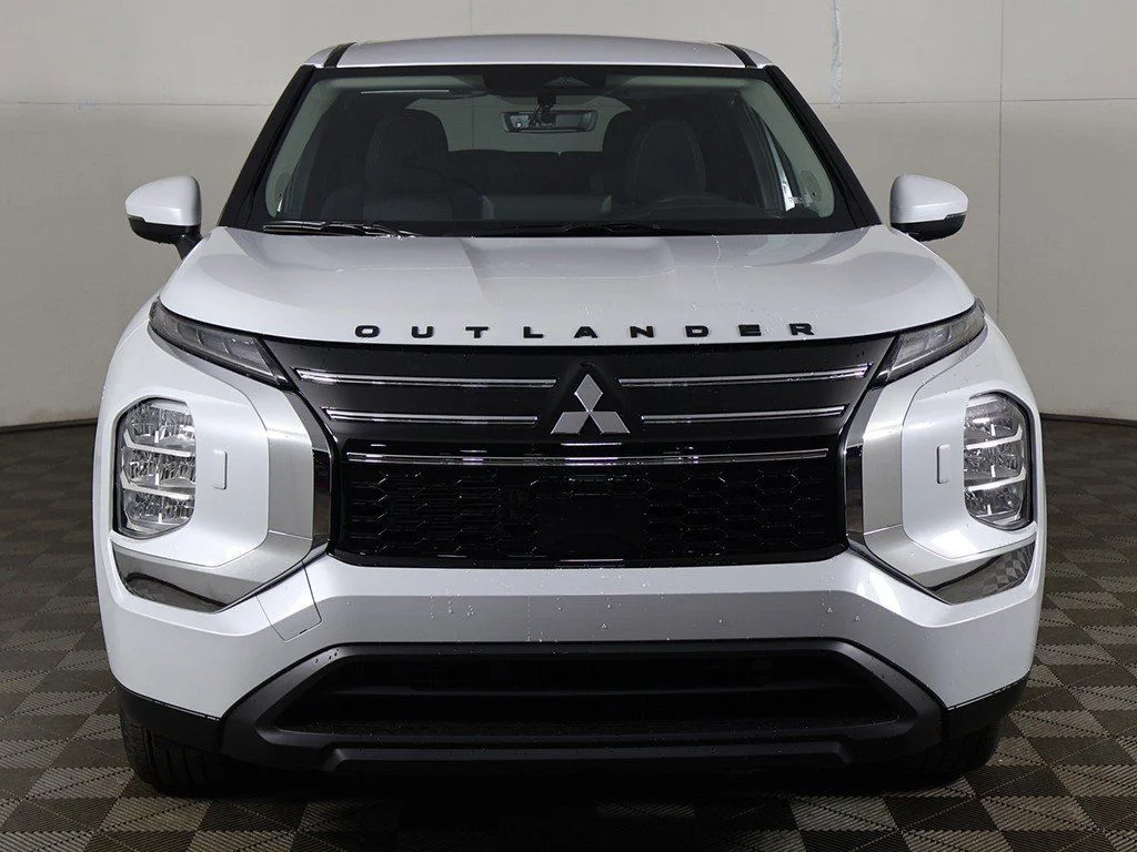 New 2026 White Mitsubishi ES 1.5T S-AWC image 11