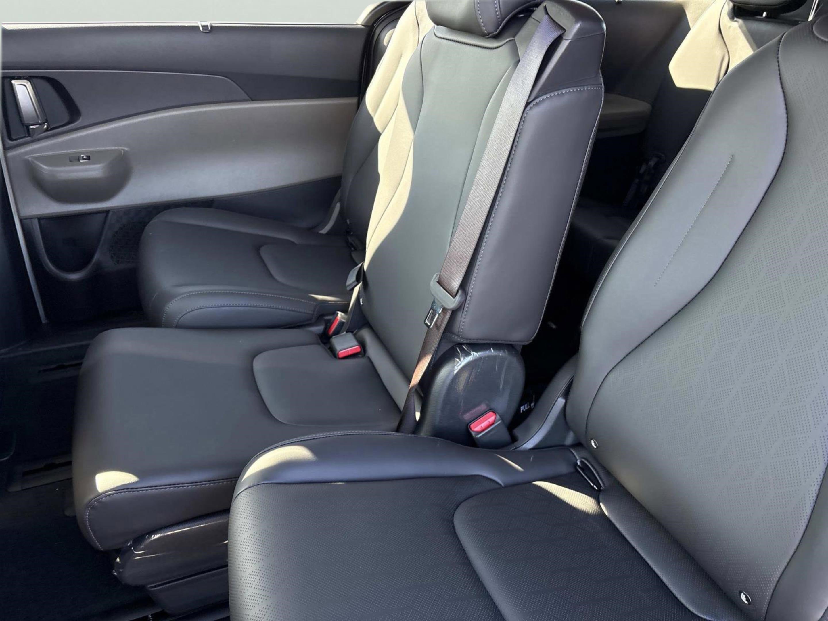 New 2026 Ivory Silver Kia EX image 14