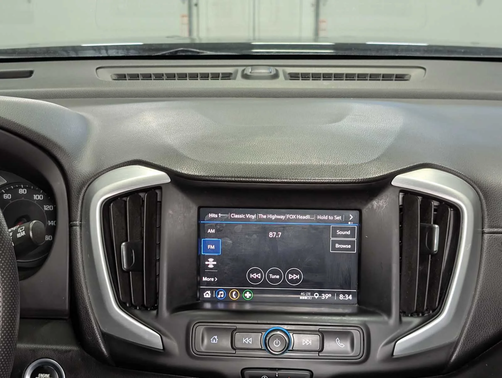 Used 2022 Ebony Twilight Metallic GMC SLE image 19