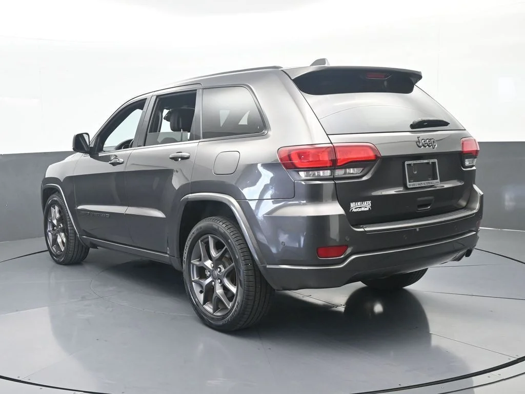 Used 2021 Granite Crystal Metallic Clearcoat Jeep Limited image 3