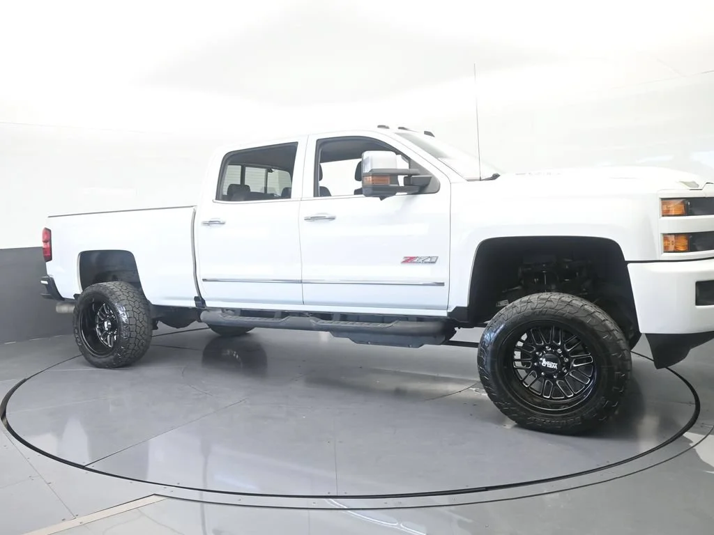 Used 2018 Summit White Chevrolet LTZ image 7