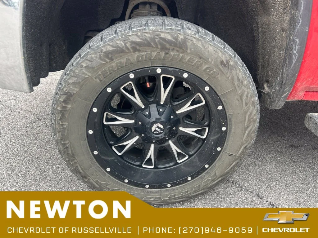 Used 2018 Cardinal Red GMC SLT image 16