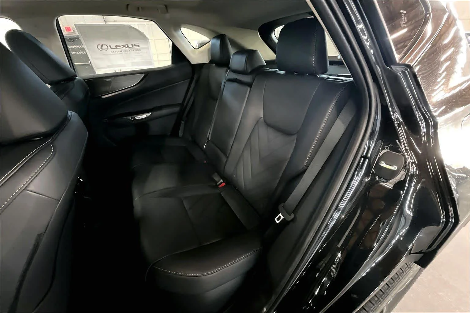 2026 Lexus NX 450h+ Luxury - Photo 10