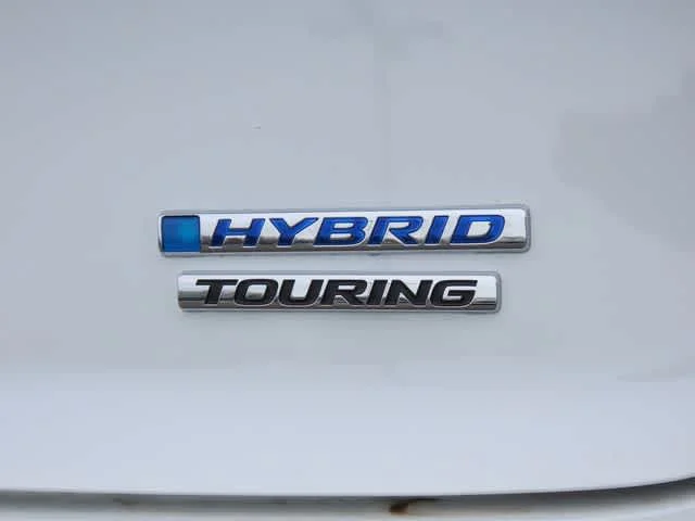 New 2026 Platinum White Pearl Honda Touring image 8