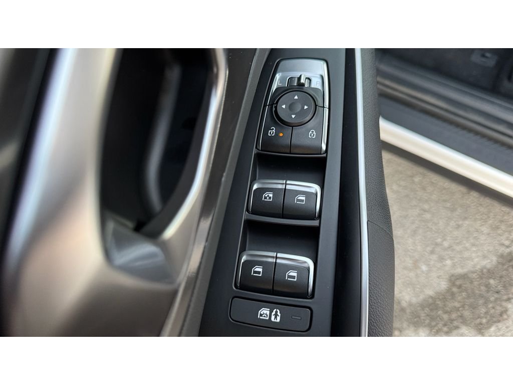 New 2026 Glacial White Pearl Kia LX image 25