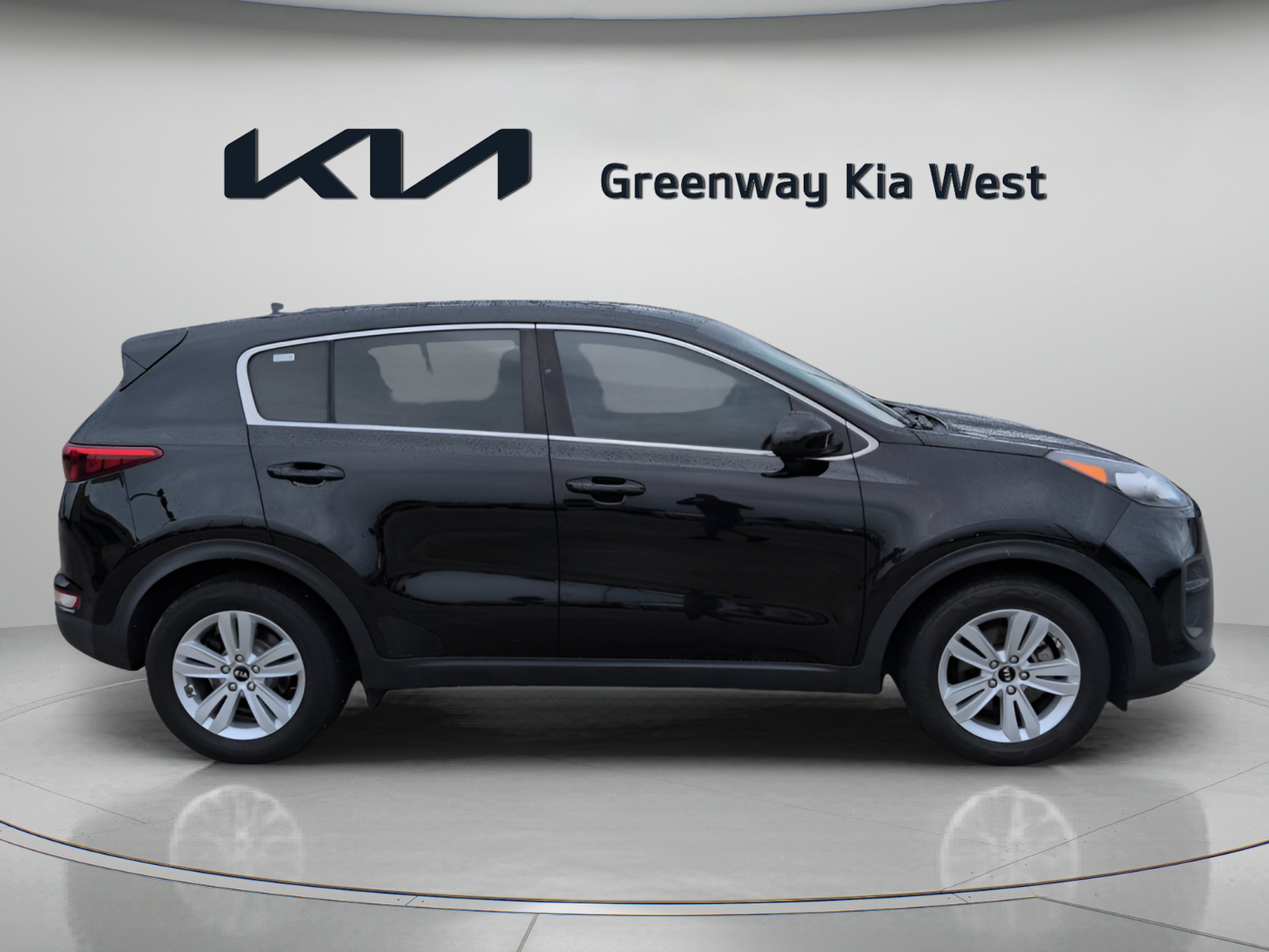 Used 2018 Black Cherry Kia LX image 9
