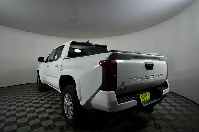 2026 Toyota Tacoma SR5 - Photo 13