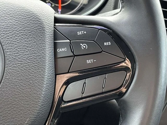 Certified Used 2019 Diamond Black Jeep Latitude Plus image 21