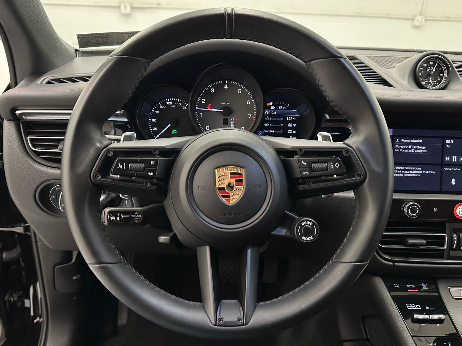 2024 Porsche Macan S - Photo 24