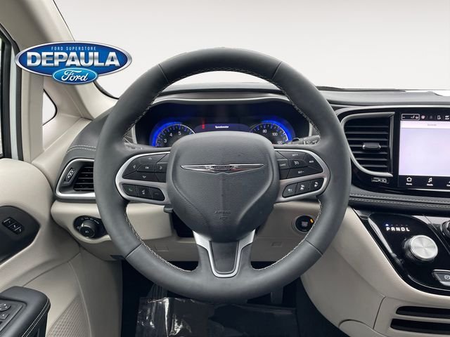 Used 2024 Bright White Clearcoat Chrysler Touring L image 15