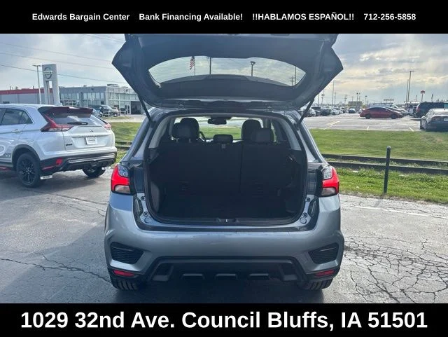 Used 2022 Gray Mitsubishi 2.0 SE image 9