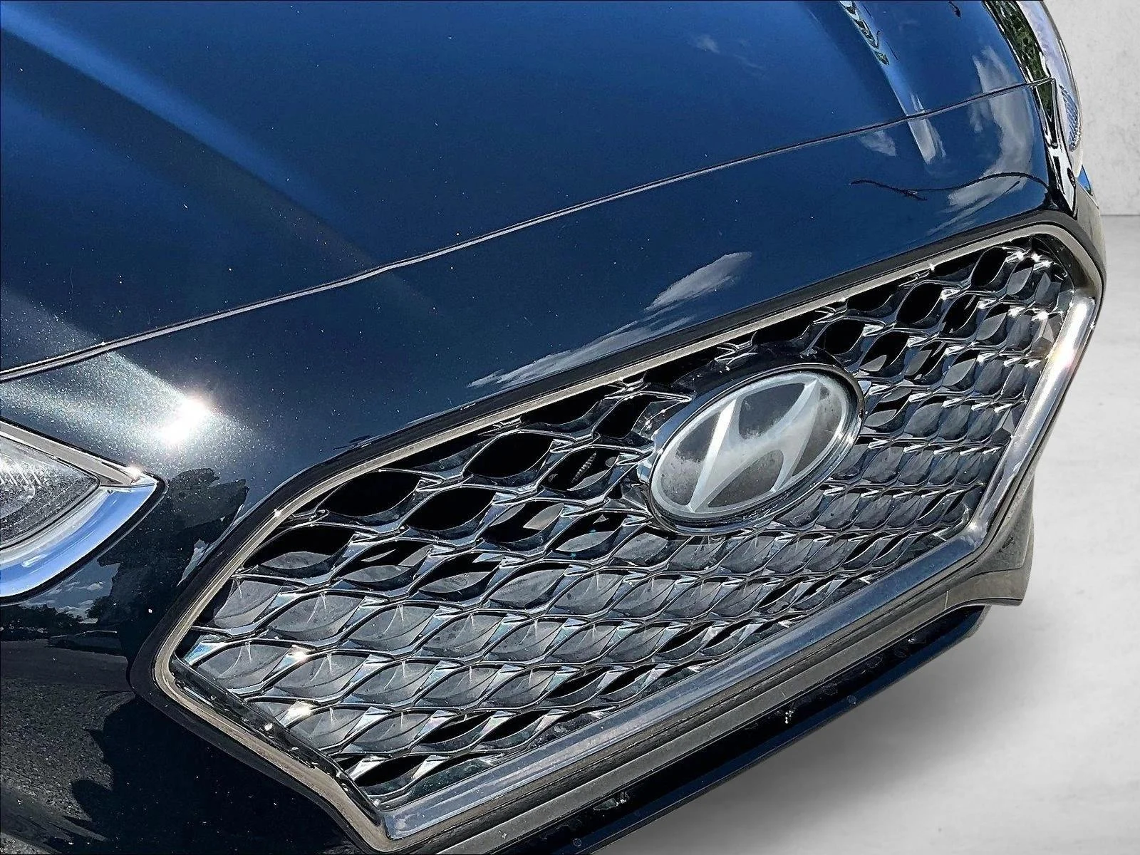 Used 2018 Phantom Black Hyundai Limited image 30