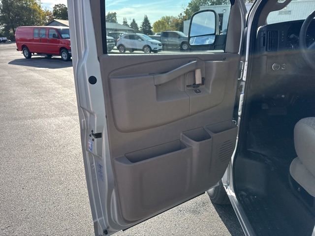 2025 Chevrolet Express Cargo Work Van - Photo 24