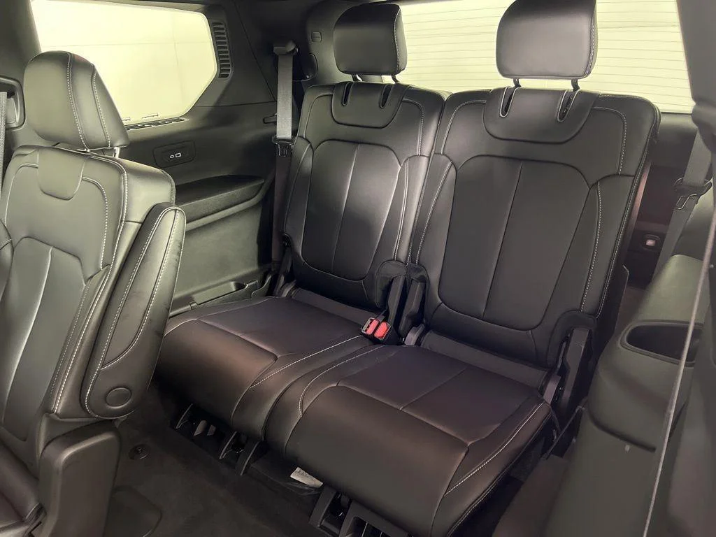 Used 2025 Silver Zynith Jeep Limited image 22