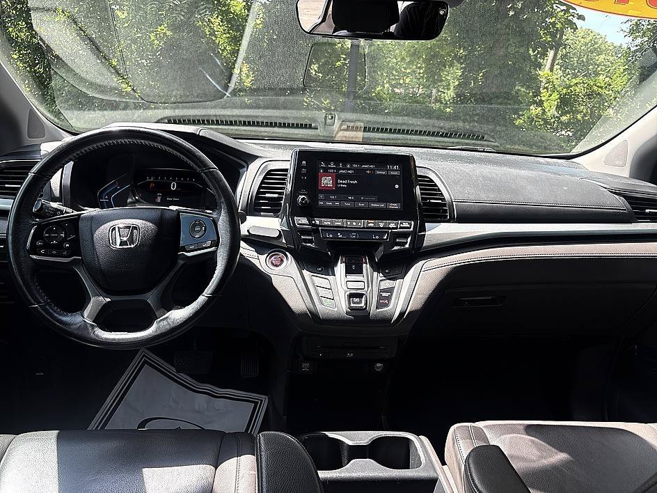 Used 2019 Lunar Silver Metallic Honda EX-L image 19