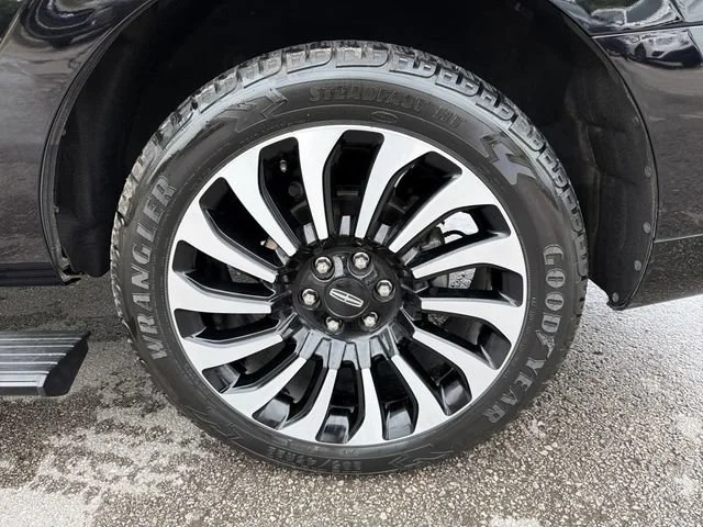 Used 2024  Lincoln Black Label image 31