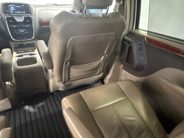 Used 2015 Beige Chrysler Limited image 25