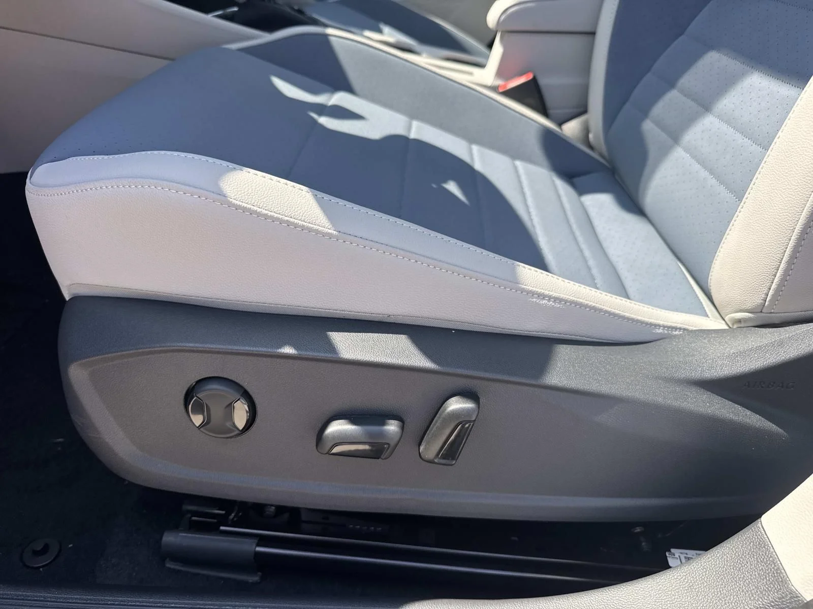 New 2026 Black Volkswagen 1.5T SE image 10