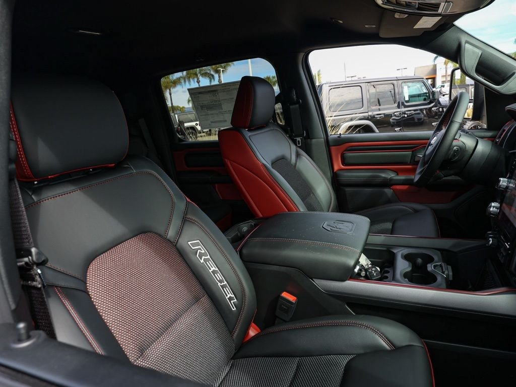 New 2026 Diamond Black Crystal Pearl-Coat Exterior Paint RAM Rebel image 19