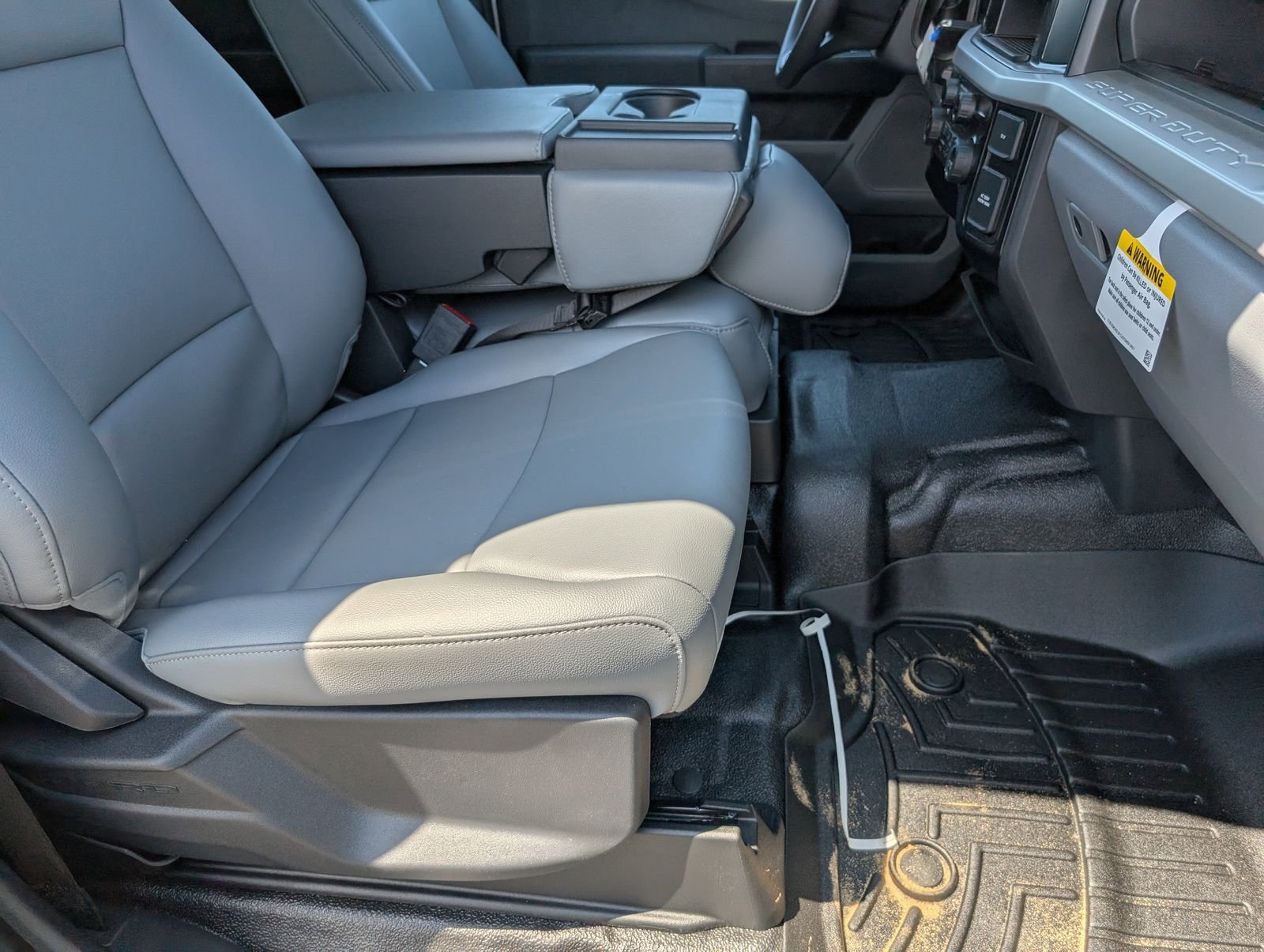 2025 Ford F-350 Super Duty Chassis Cab XL - Photo 26