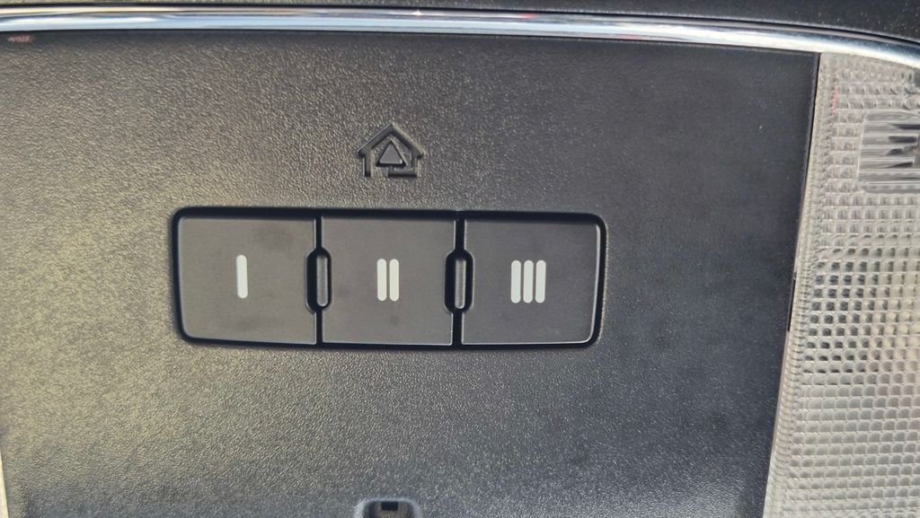Certified Used 2018 Silver Jeep Altitude image 17