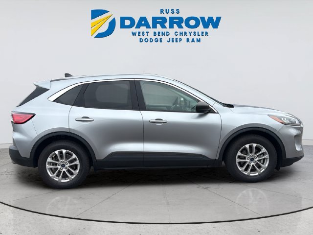 Used 2022 Silver Ford SE image 6