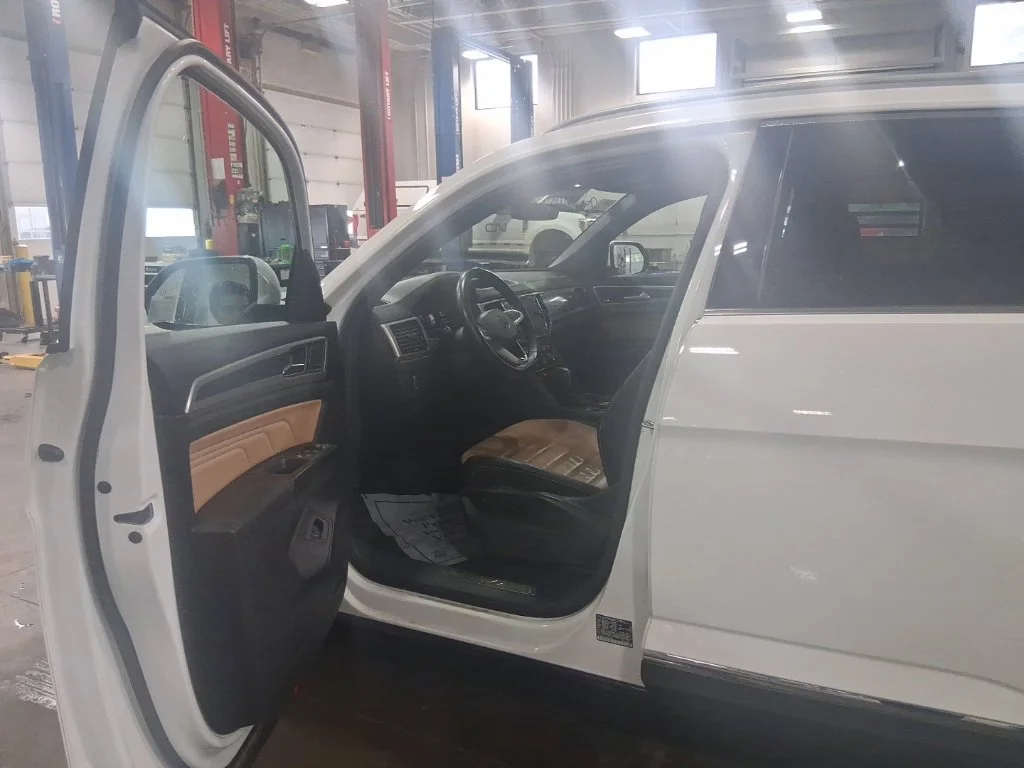 Used 2020 Pure White Volkswagen 3.6L V6 SEL Premium image 13