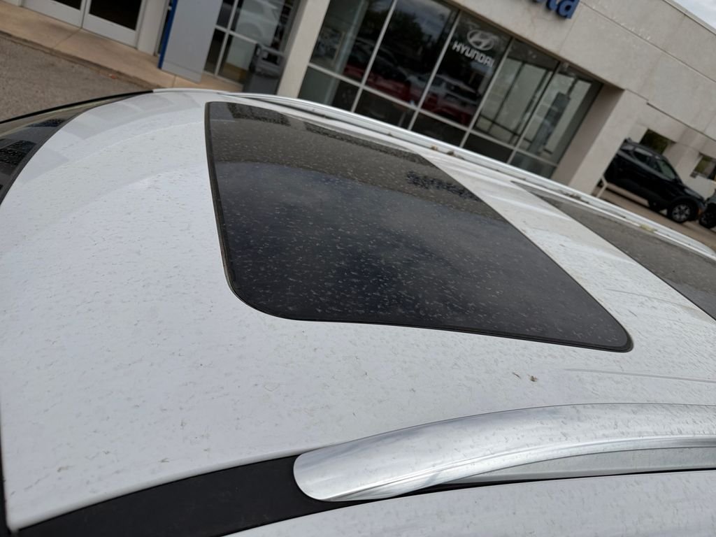 Used 2024 White Kia SX-Prestige image 25