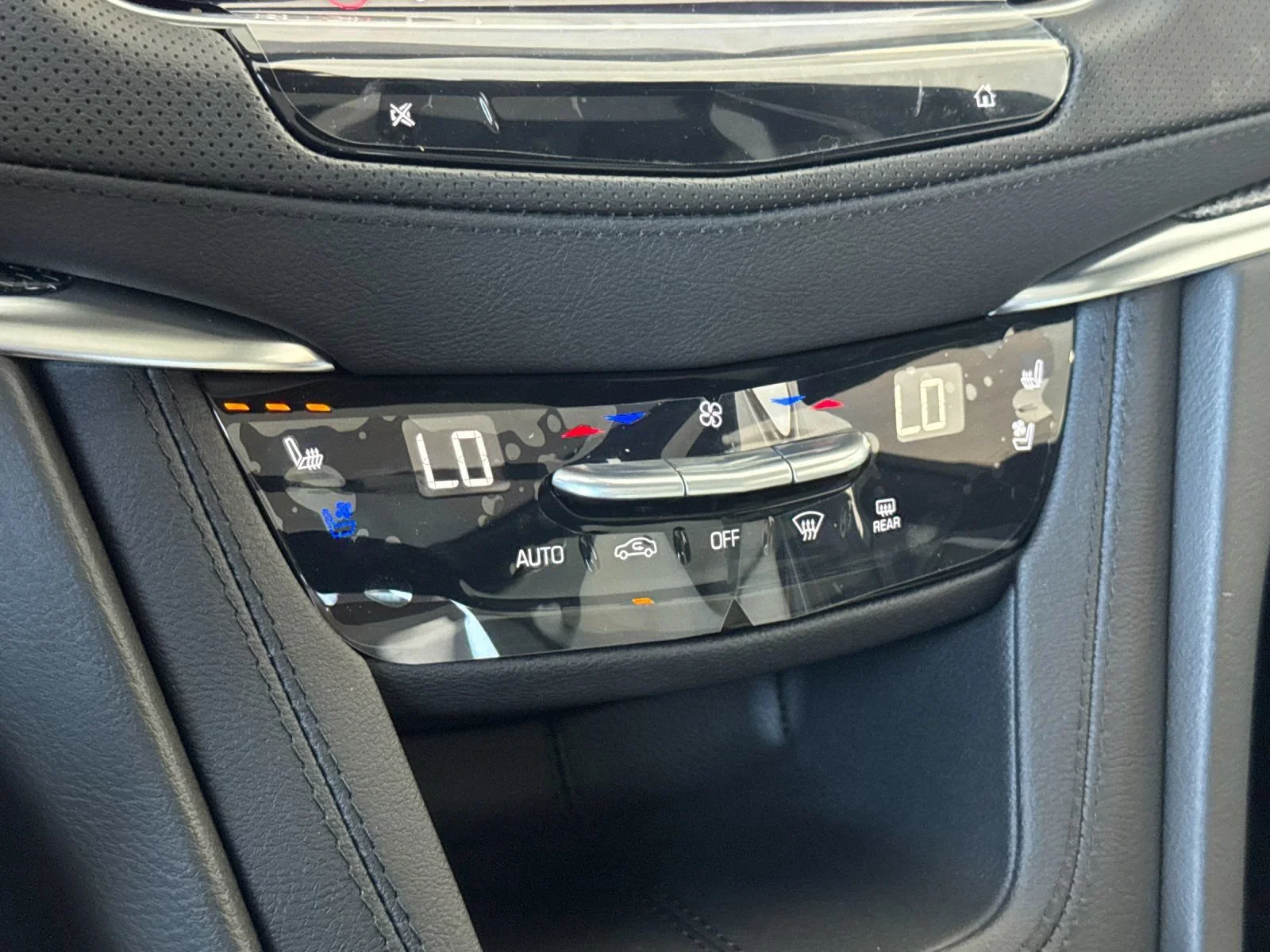 New 2025 Crystal White Tricoat Cadillac Sport image 20