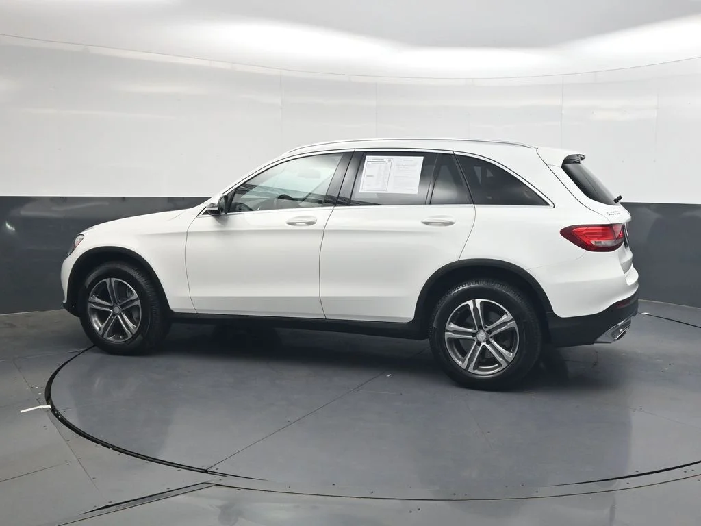 Used 2016  Mercedes-Benz GLC 300 image 8