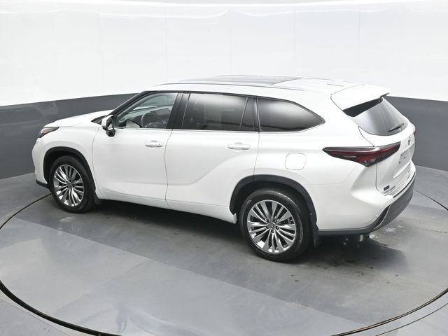Used 2024 Beige Toyota Platinum image 11